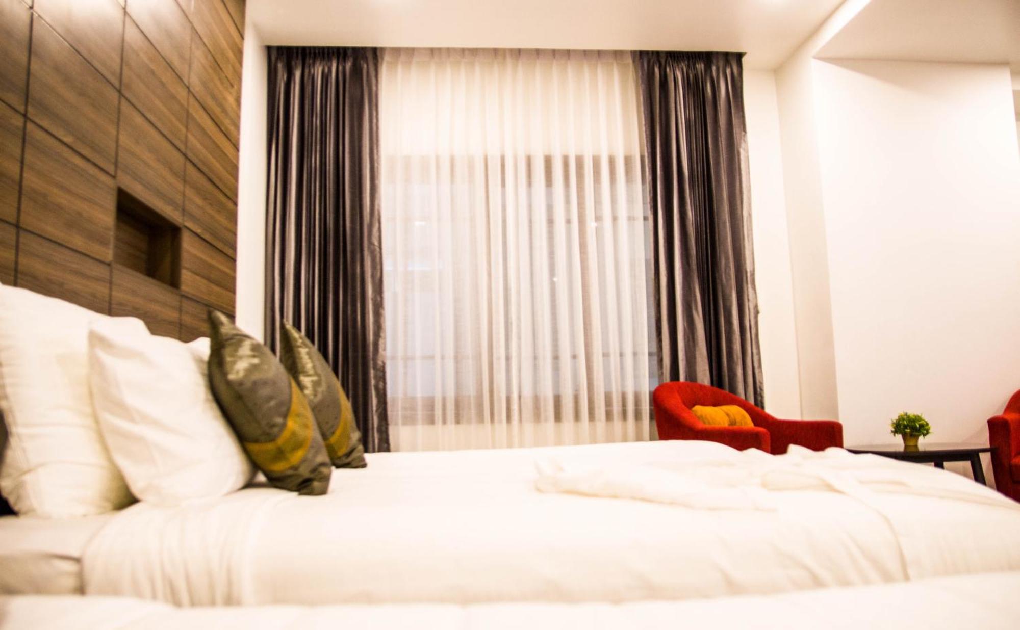 Family Boutique Hotel Вьентьян Экстерьер фото