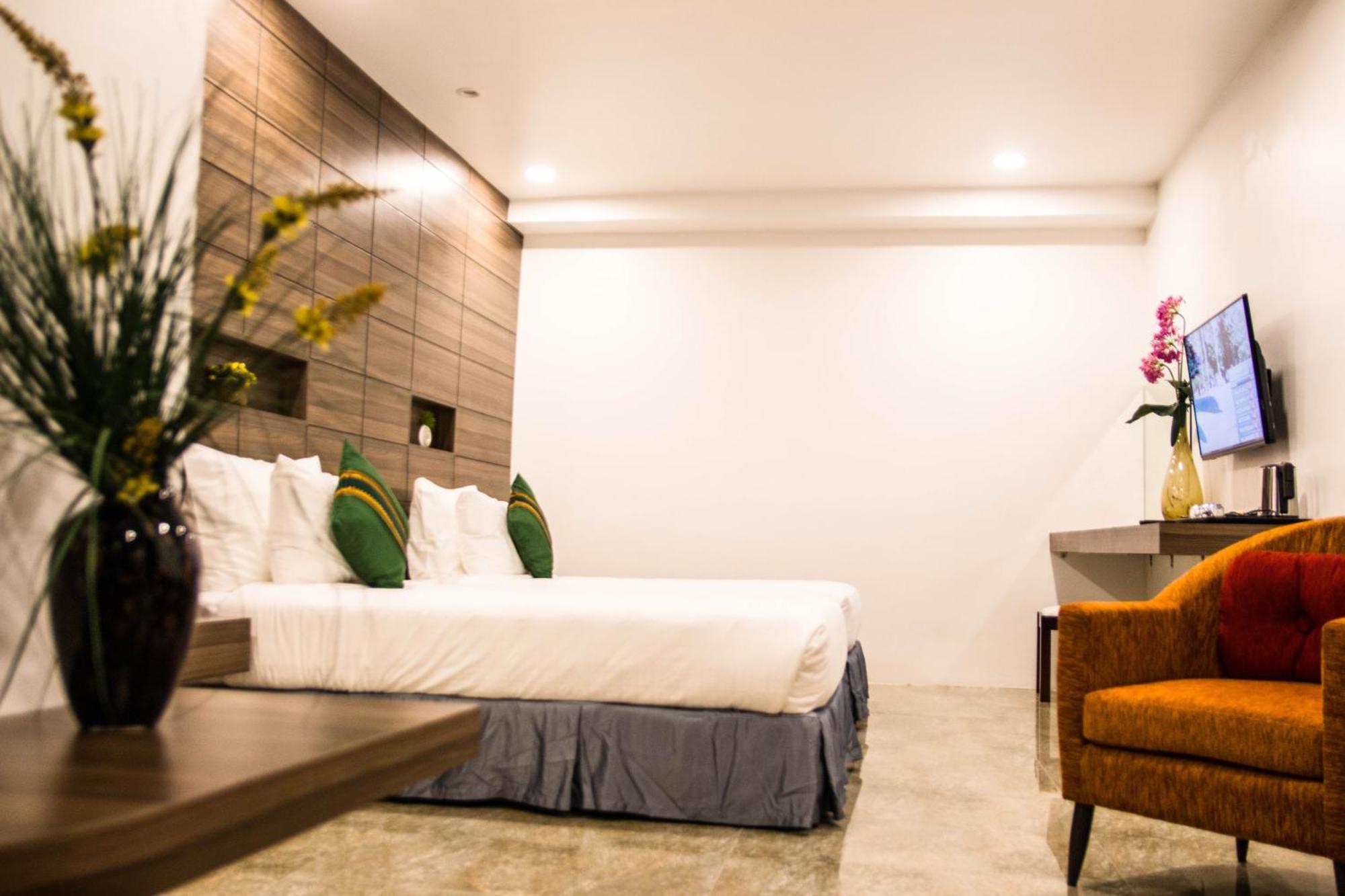 Family Boutique Hotel Вьентьян Экстерьер фото