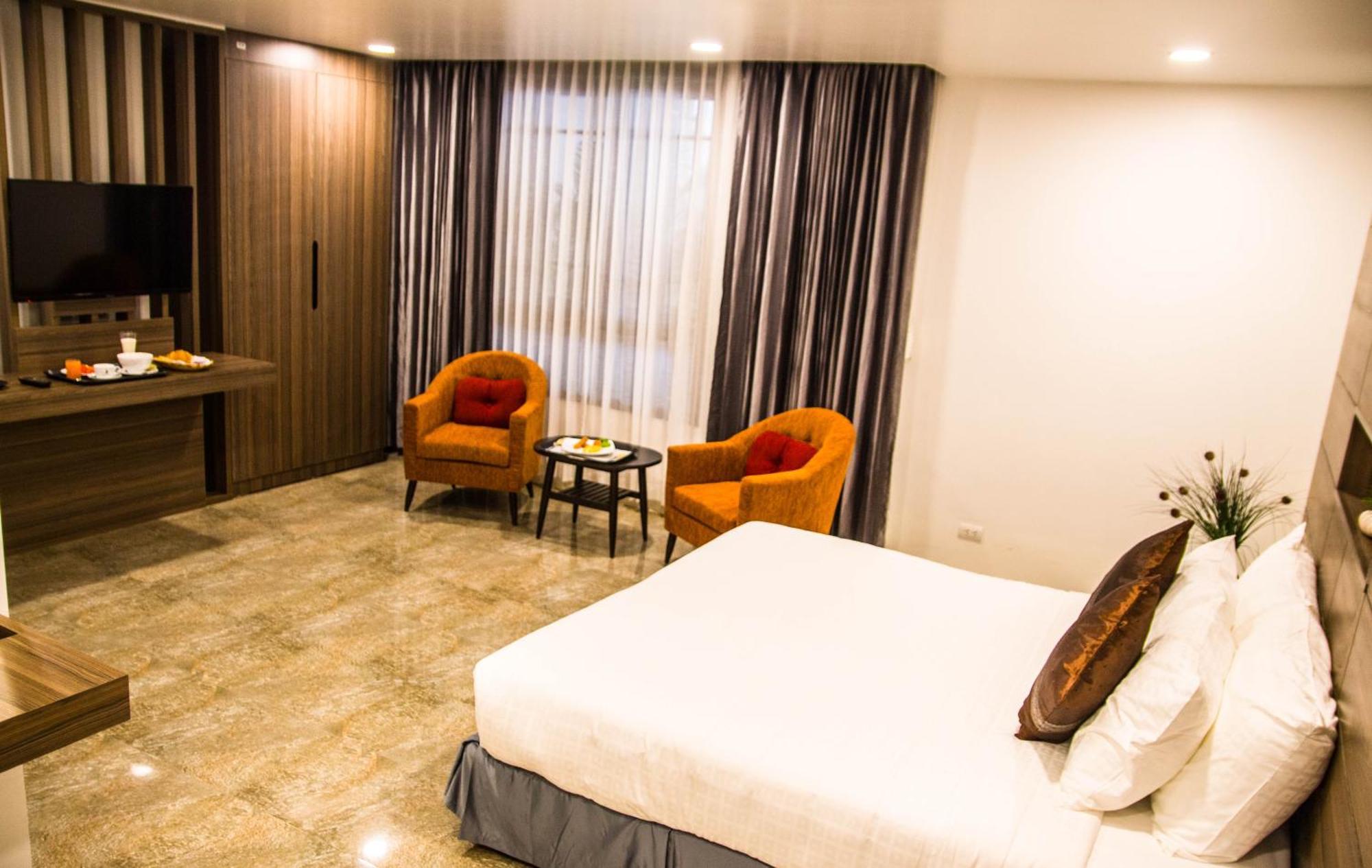 Family Boutique Hotel Вьентьян Экстерьер фото