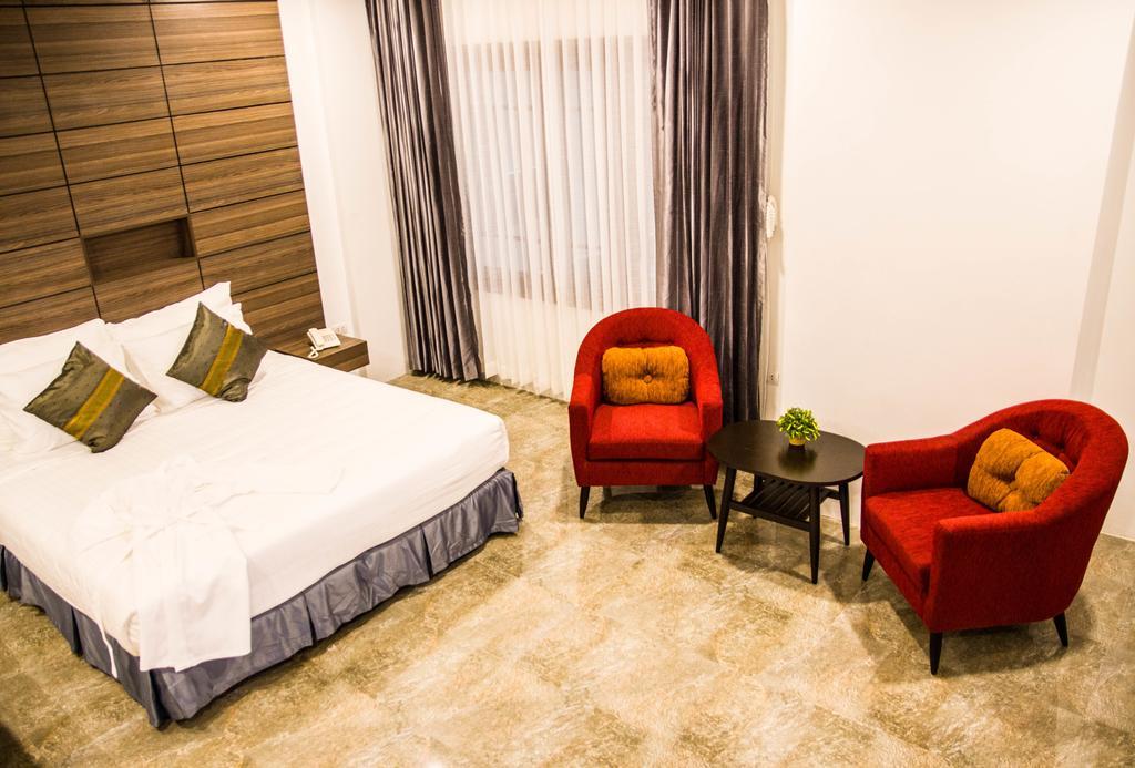 Family Boutique Hotel Вьентьян Экстерьер фото