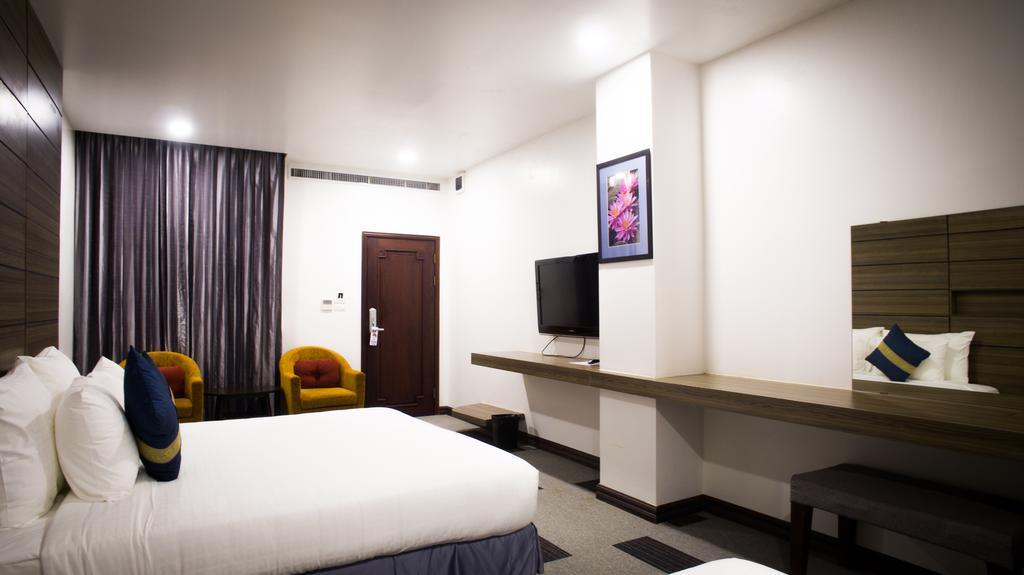 Family Boutique Hotel Вьентьян Экстерьер фото